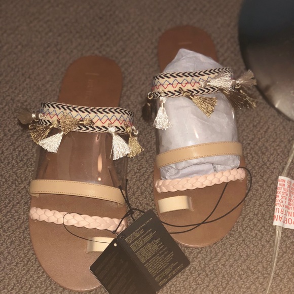 Earthy colored Tribal sandals with tassels NWT - Picture 4 of 4